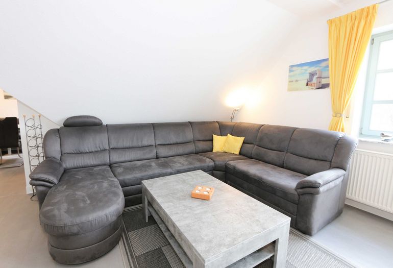 Wohnzimmer mit Couch