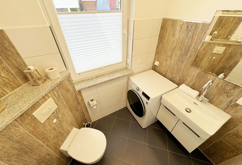 Gäste-WC mit Waschmaschine