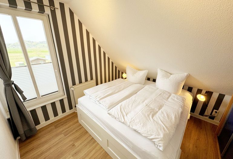 1. Schlafzimmer mit Doppelbett 1. Schlafzimmer mit Doppelbett