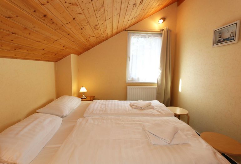 1. Schlafzimmer mit Doppelbett 1. Schlafzimmer mit Doppelbett