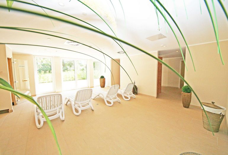 Wellnessbereich mit Ruheliegen