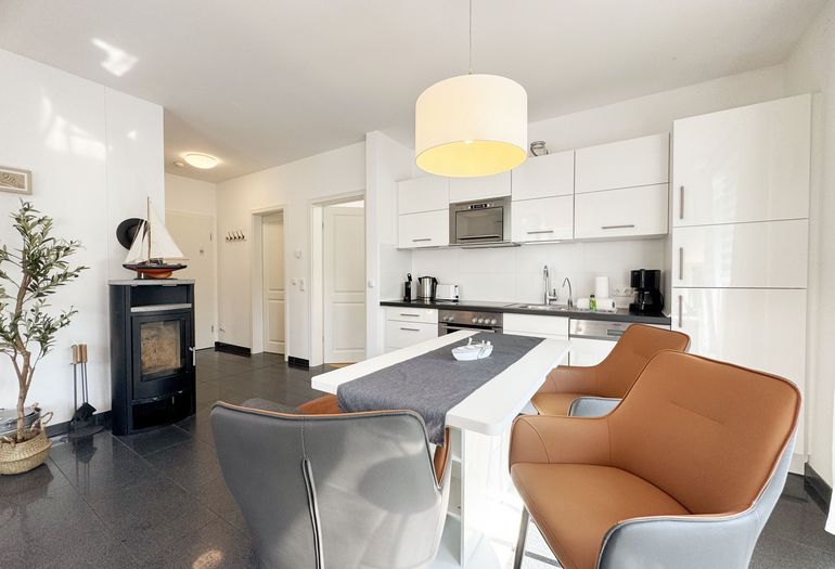 Blick vom Wohnbereich in den Küchenbereich Blick vom Wohnbereich in den Küchenbereich