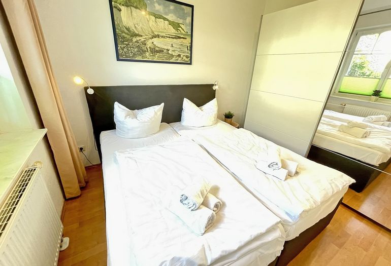 Schlafzimmer mit Doppelbett Schlafzimmer mit Doppelbett