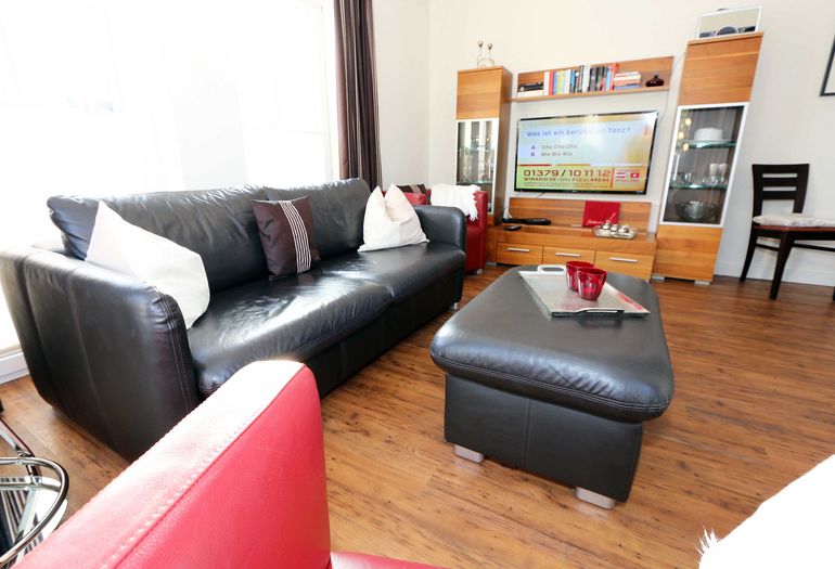 Wohnzimmer mit Sessel