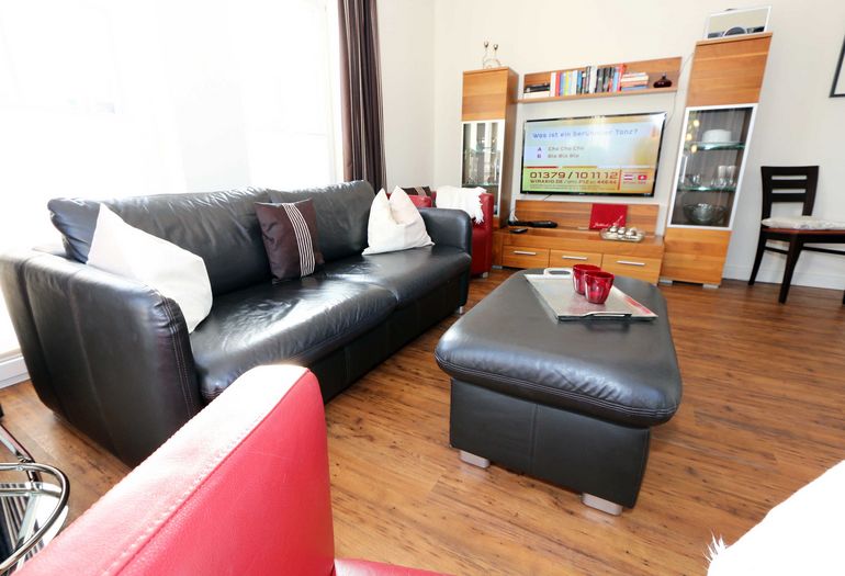 Wohnzimmer mit Sessel
