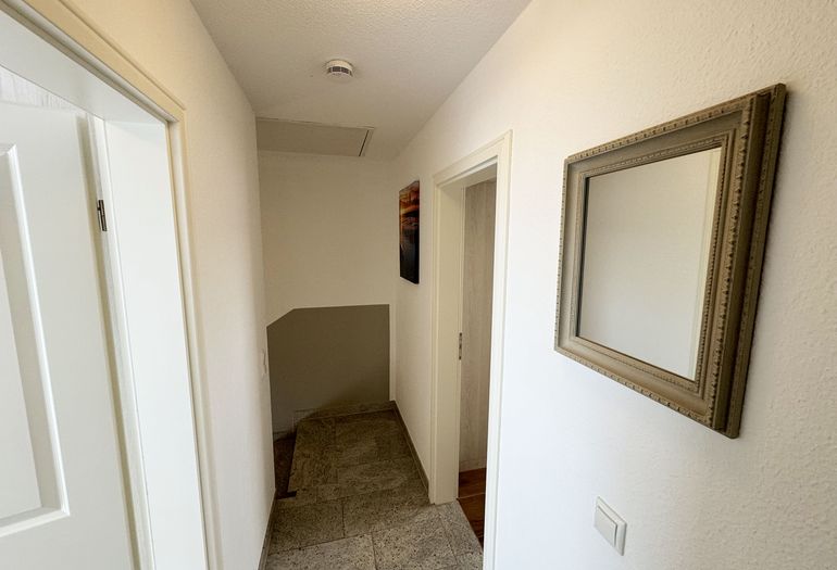 oberer Flurbereich mit Zugang zu den Schlafzimmern und Bad oberer Flurbereich mit Zugang zu den Schlafzimmern und Bad