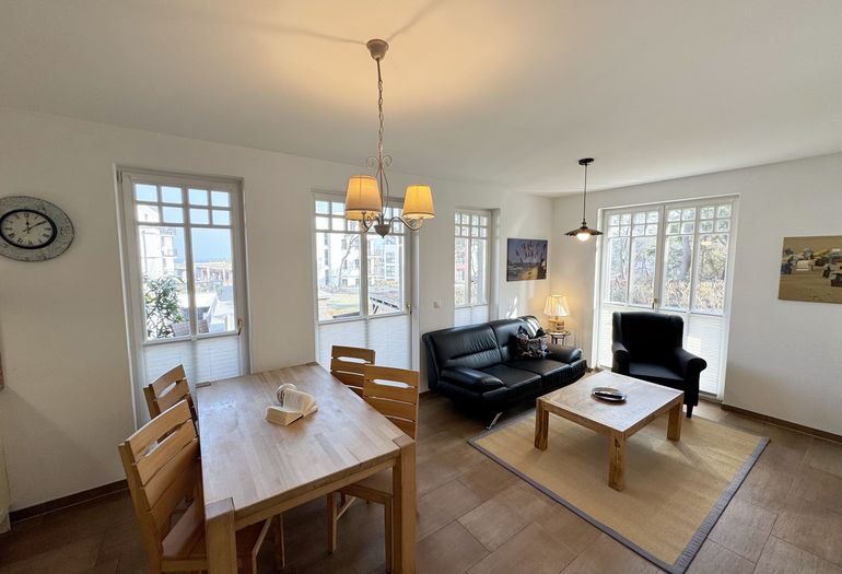 Essbereich mit Stühlen Essbereich mit Stühlen