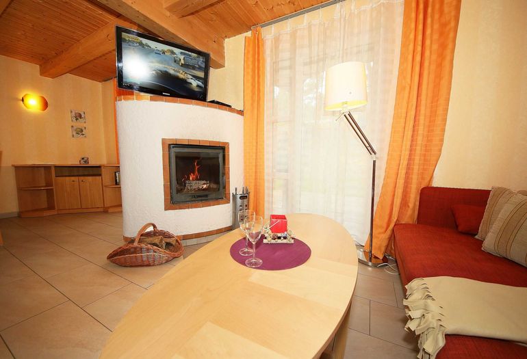 gemütlicher Wohnbereich mit Sauna