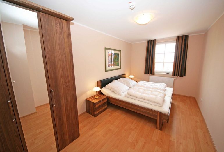 1. Schlafzimmer mit Doppelbett 1. Schlafzimmer mit Doppelbett