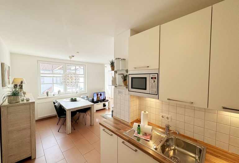 Küchenzeile mit Geschirrspüler