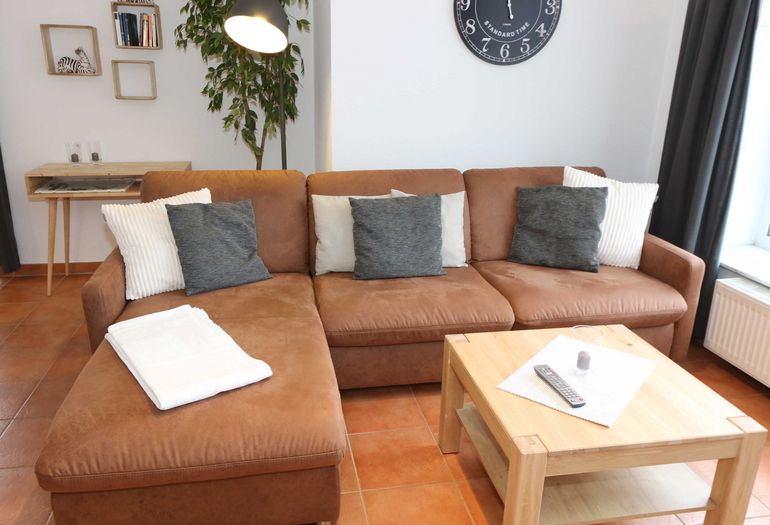 großzügige Couch