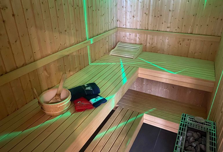 Sauna im großem Badezimmer Sauna im großem Badezimmer