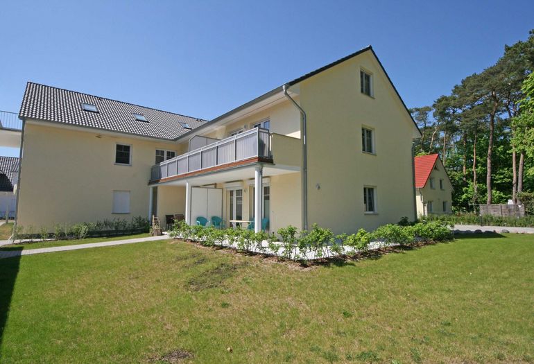 Ferienwohnung "Leon" Nr. 5 mit Terrasse Ferienwohnung "Leon" Nr. 5 mit Terrasse