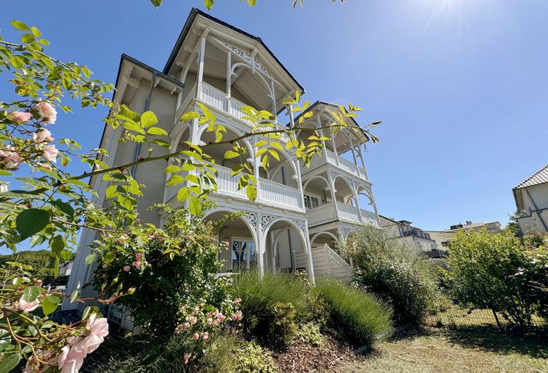 Villa Wilhelmine Whg. 02 Wilhelm -Blick auf das Haus und auf die Terrasse