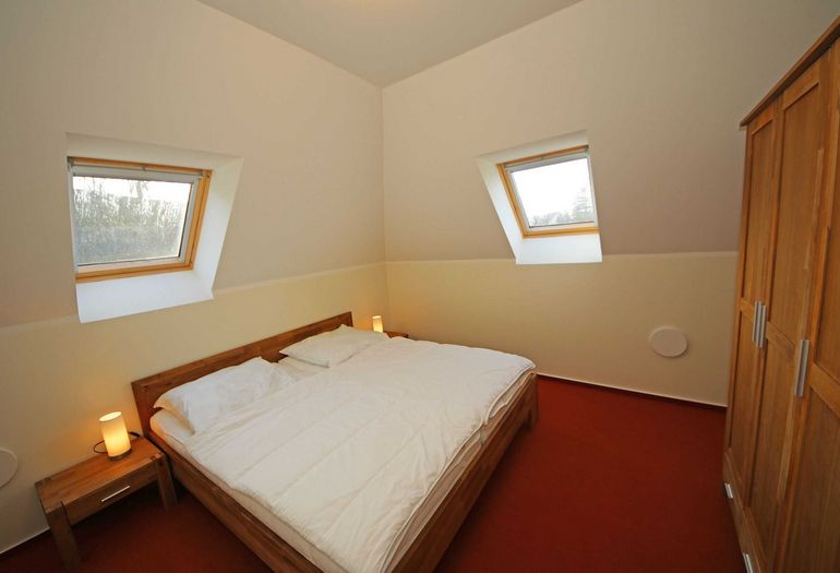 2. Schlafzimmer mit Kleiderschrank 2. Schlafzimmer mit Kleiderschrank