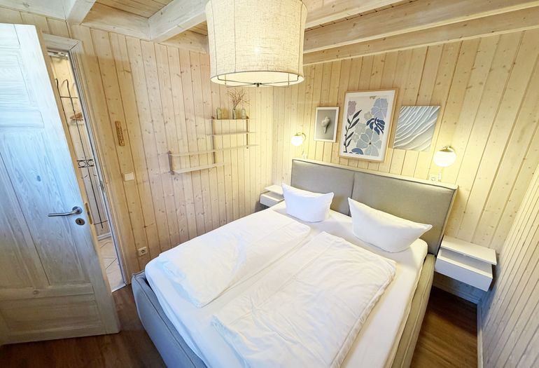 1. Schlafzimmer Erdgeschoss 1. Schlafzimmer Erdgeschoss