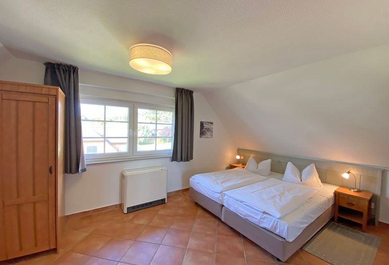 1. Schlafzimmer mit Doppelbett 1. Schlafzimmer mit Doppelbett