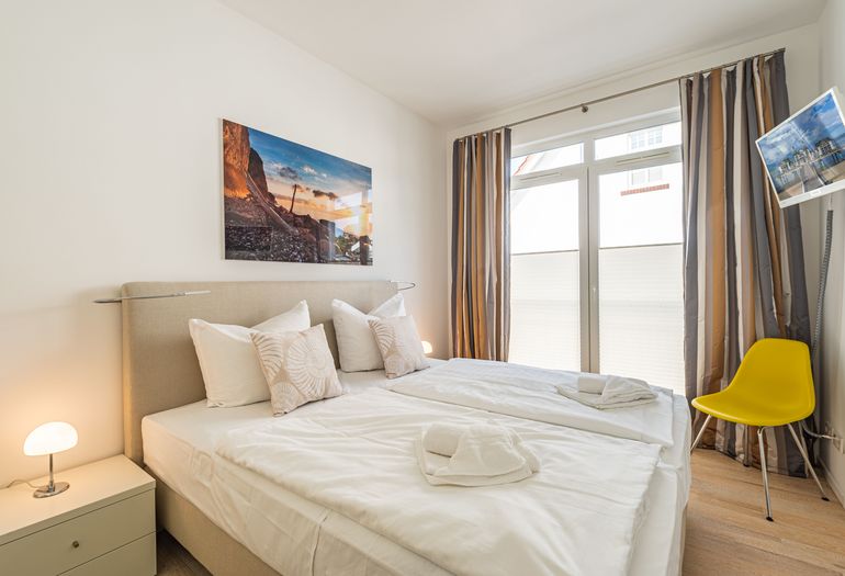 1. Schlafzimmer mit TV 1. Schlafzimmer mit TV