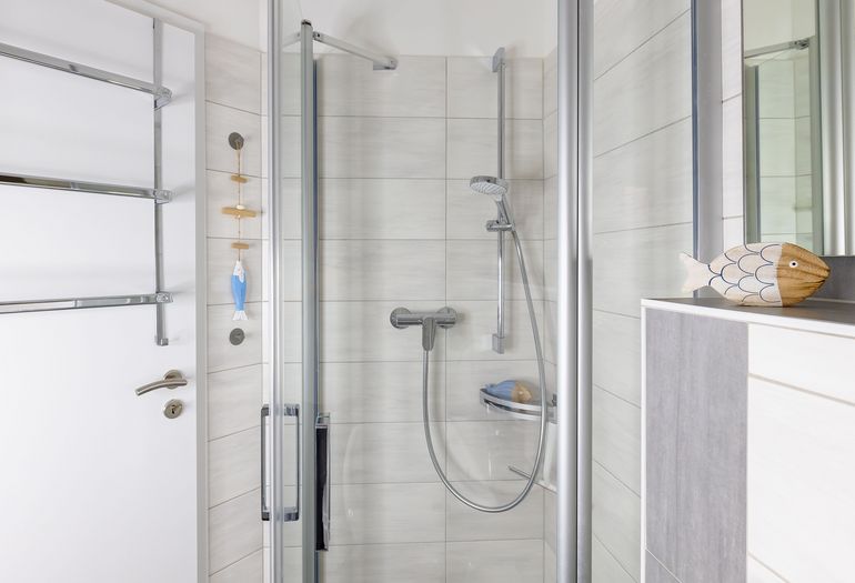 Badezimmer mit Dusche Badezimmer mit Dusche