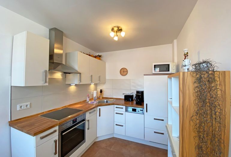 Küchenzeile mit Backofen Küchenzeile mit Backofen