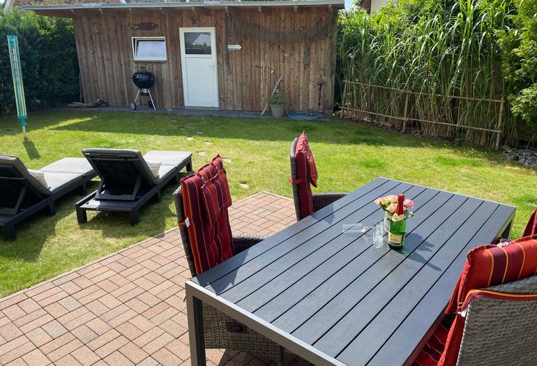 Terrasse mit viel Grün Terrasse mit viel Grün