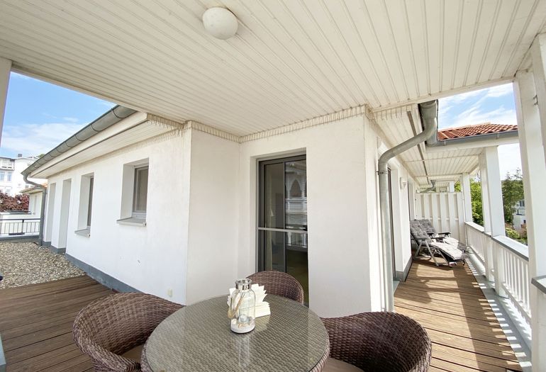 bestuhlte Dachterrasse
