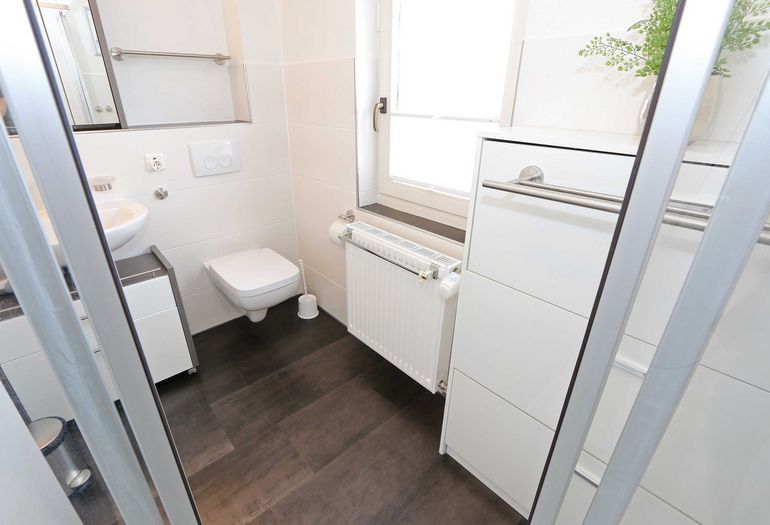 Badezimmer mit Dusche Badezimmer mit Dusche