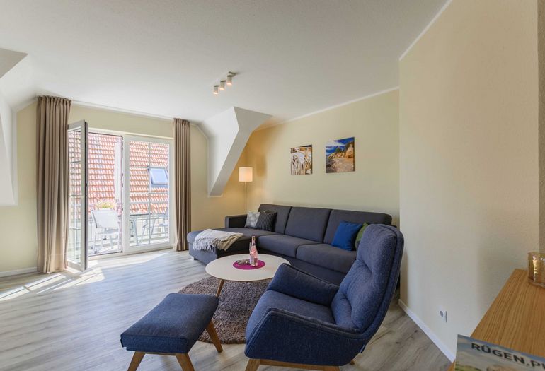 Wohnzimmer mit Sessel