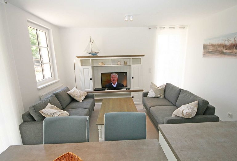 Wohnbereich mit gemütlicher Couch