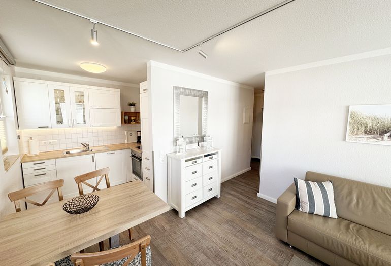 Küchenzeile mit Essbereich Küchenzeile mit Essbereich