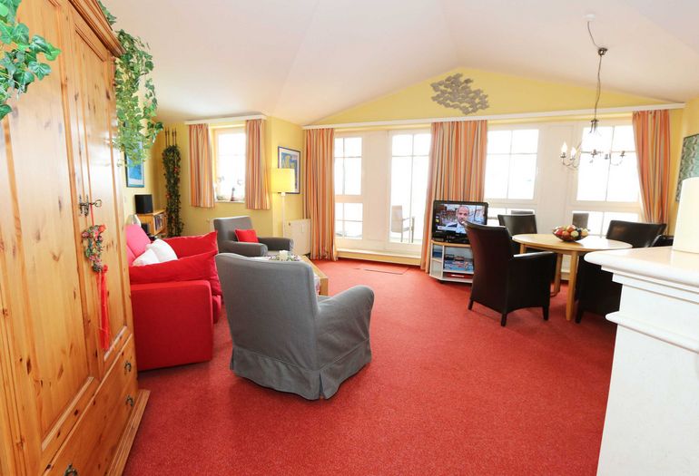 Wohnbereich mit Esstisch