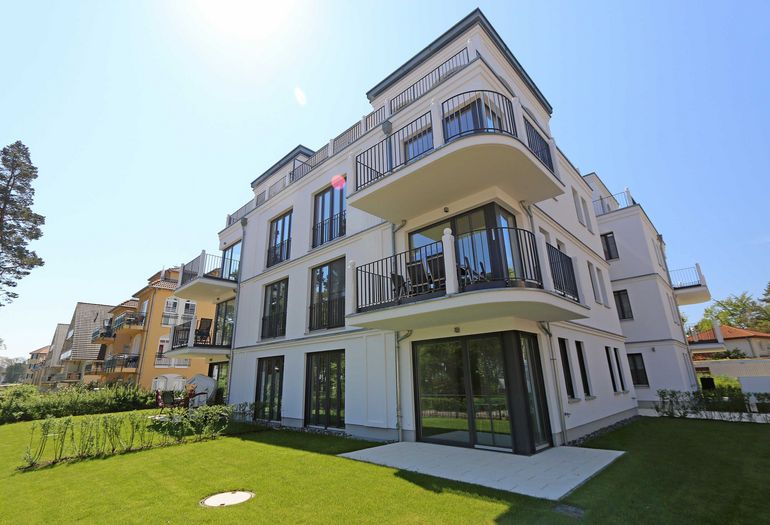 Blick auf die bestuhlte Terrasse Blick auf die bestuhlte Terrasse