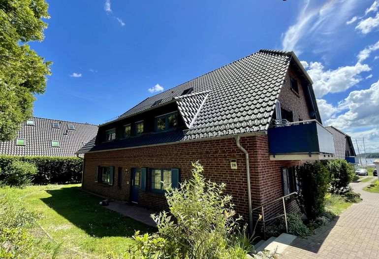 seitlicher Blick zum Haus seitlicher Blick zum Haus