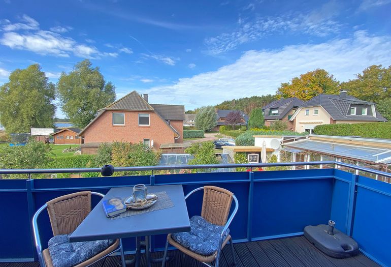 bestuhlter Balkon in seitlicher Ausrichtung bestuhlter Balkon in seitlicher Ausrichtung