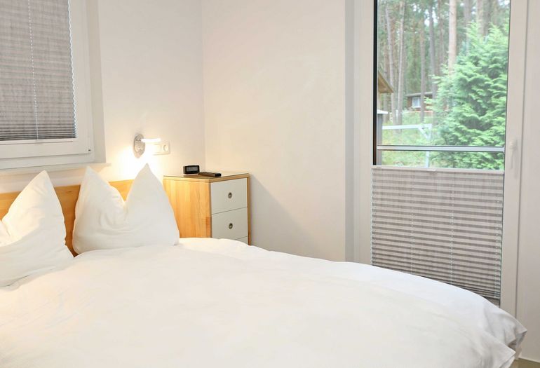 1. Schlafzimmer mit Doppelbett 1. Schlafzimmer mit Doppelbett