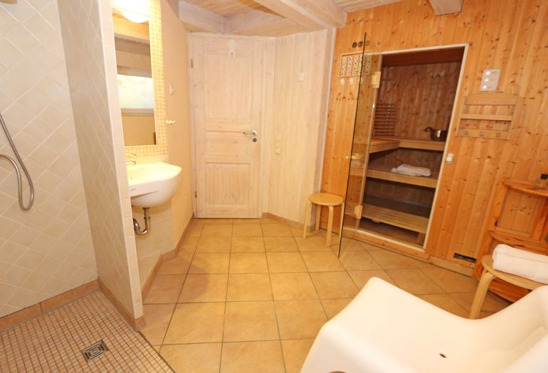 2. Duschbad mit Sauna 2. Duschbad mit Sauna