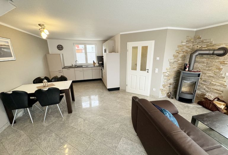 offener Wohnbereich mit Essplatz