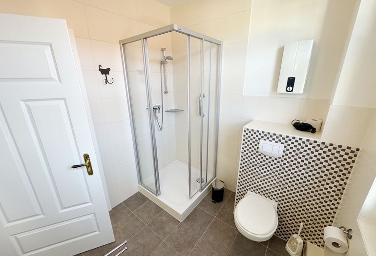 Badezimmer mit Dusch