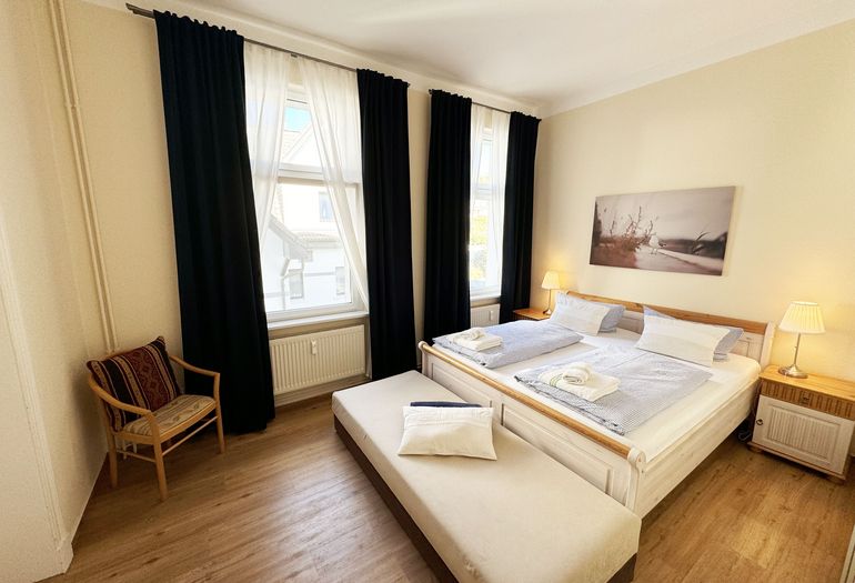 Schlafzimmer mit Verdunklung Schlafzimmer mit Verdunklung
