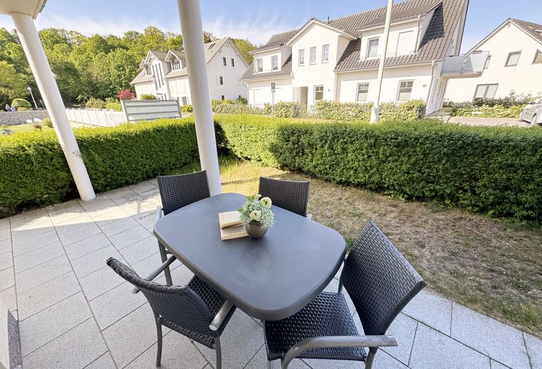 Terrasse mit Bestuhlung Terrasse mit Bestuhlung