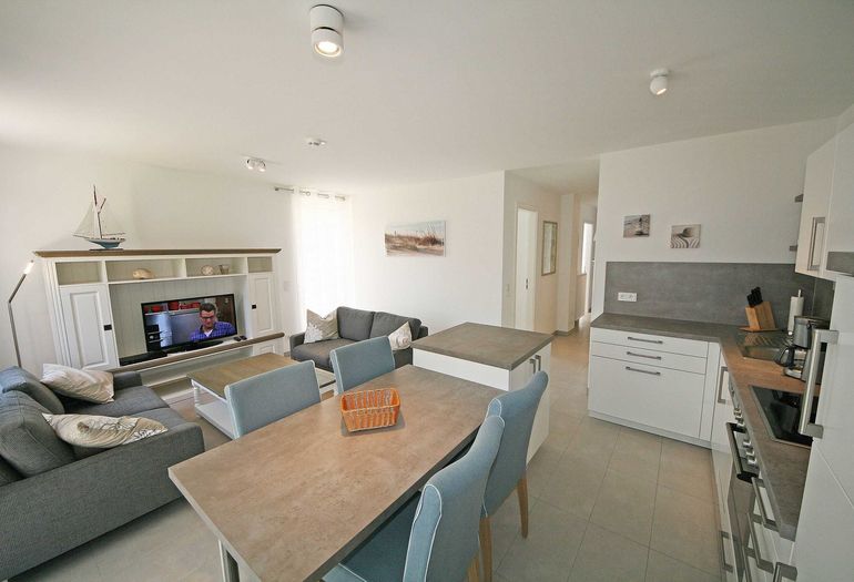 Wohnbereich mit gemütlicher Couch