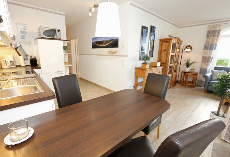 Esstisch für gemeinsame Mahlzeiten