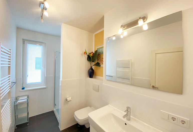 Badezimmer mit Dusche Badezimmer mit Dusche