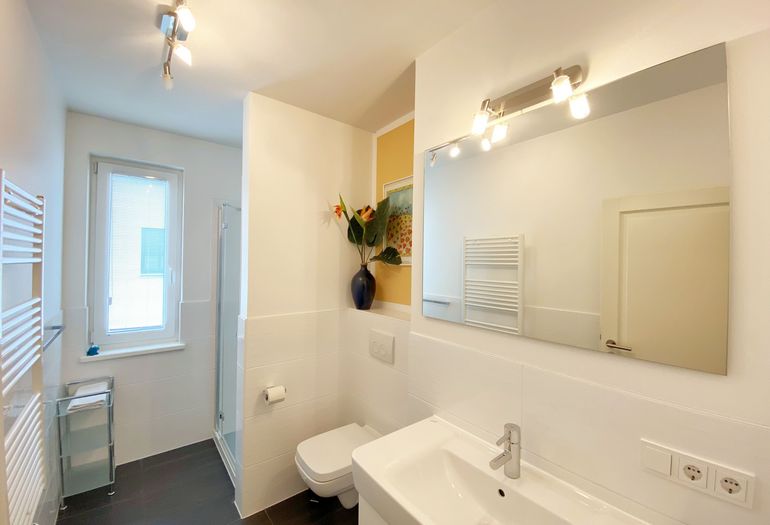 Badezimmer mit Dusche Badezimmer mit Dusche