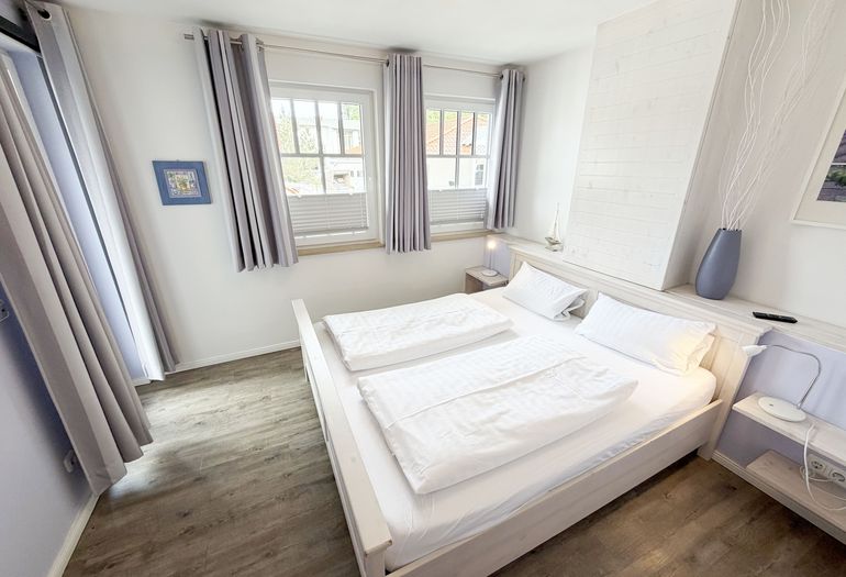 Villa Rosa Whg. 16 Meereszauber - 1. Schlafzimmer