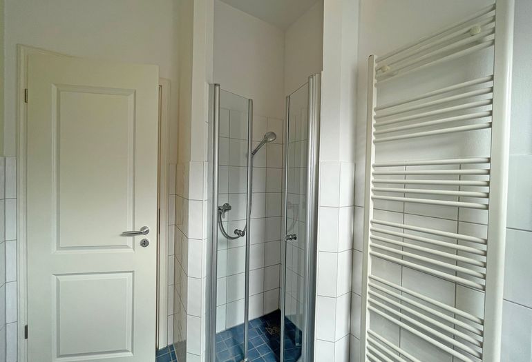 Badezimmer mit Dusche