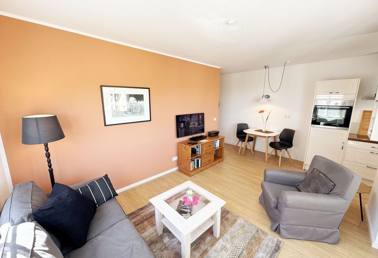 Wohnbereich mit Küchenzeile Wohnbereich mit Küchenzeile