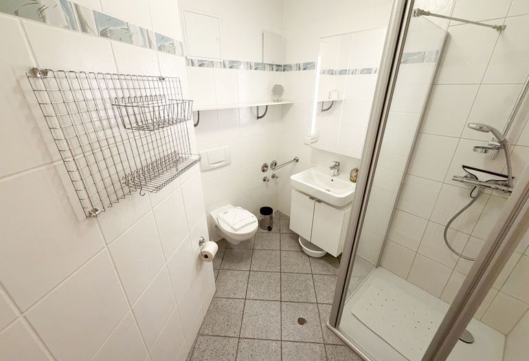 Dünenhaus Göhren Whg. 01 - Duschbad Dünenhaus Göhren Whg. 01 - Duschbad