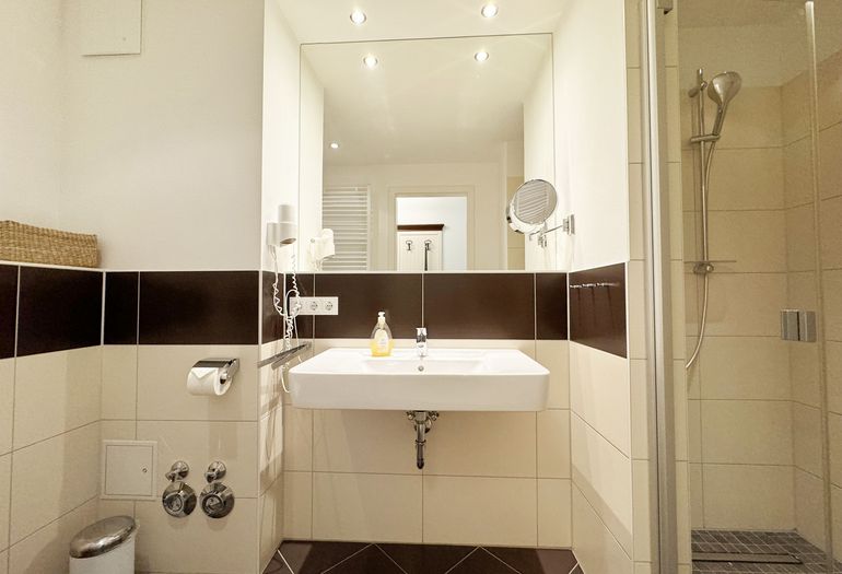 modernes Duschbad