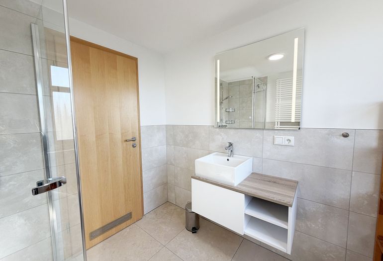 Tageslichtbad mit Waschplatz Tageslichtbad mit Waschplatz